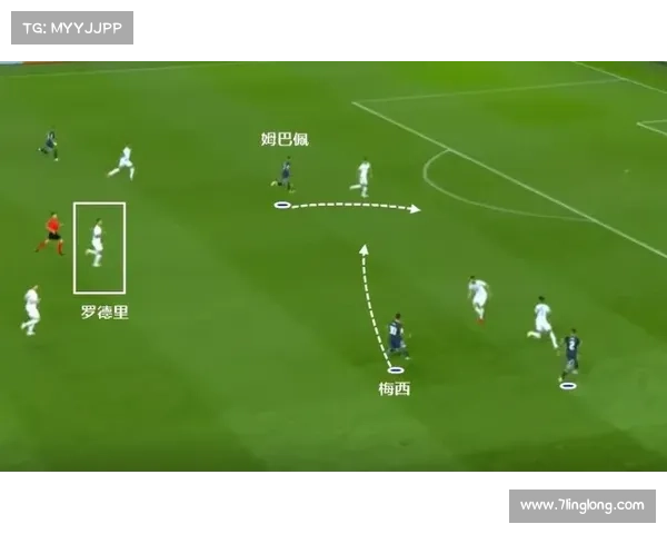 大卫路易斯踢球位置分析与战术运用详解