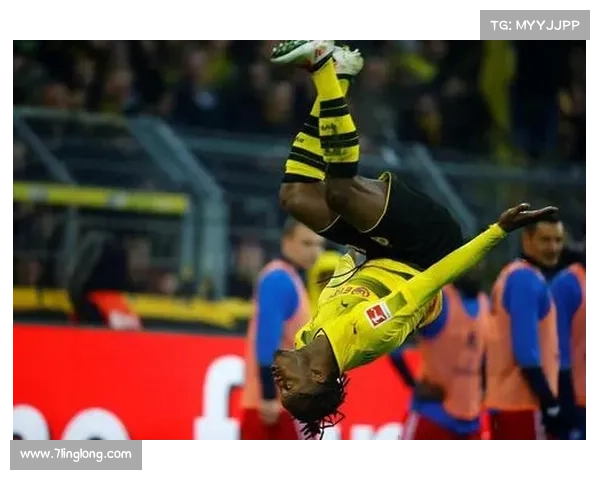 巴舒亚伊与队友沟通使用的语言及其在多文化环境中的适应能力分析